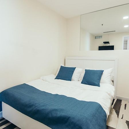 Almog Beach Apartments מגדלי חוף הכרמל חיפה Esterno foto
