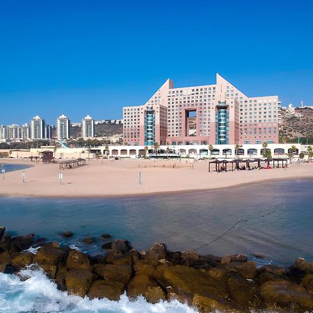 Almog Beach Apartments מגדלי חוף הכרמל חיפה Esterno foto