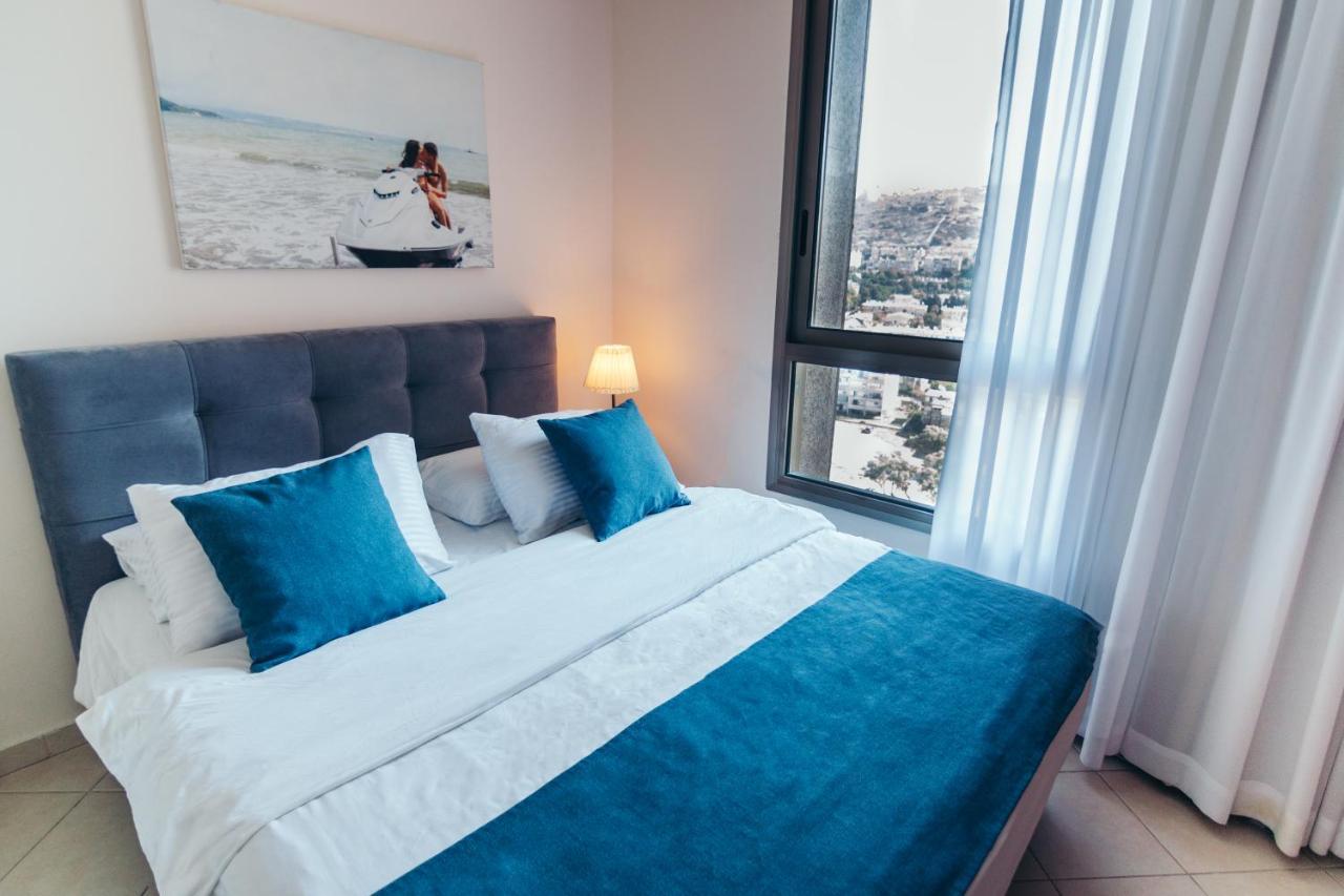 Almog Beach Apartments מגדלי חוף הכרמל חיפה Esterno foto