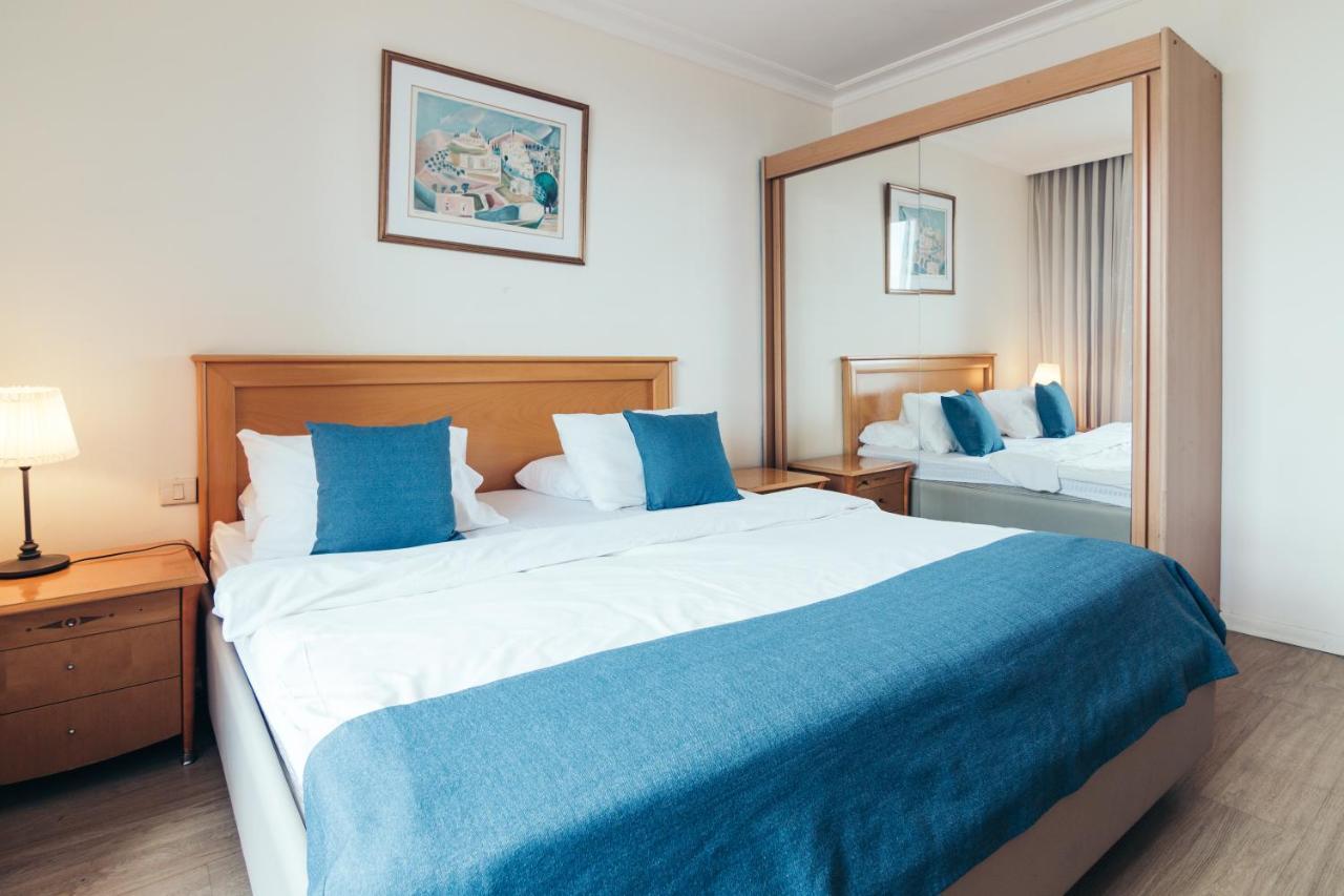 Almog Beach Apartments מגדלי חוף הכרמל חיפה Esterno foto