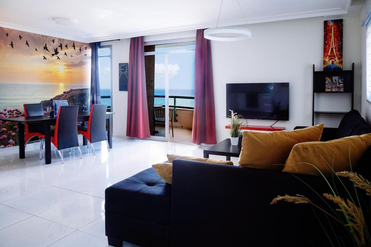 Almog Beach Apartments מגדלי חוף הכרמל חיפה Esterno foto