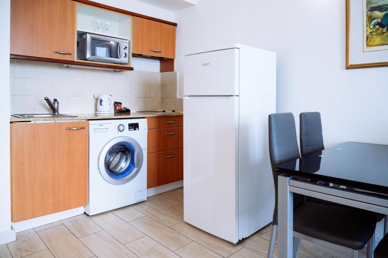Almog Beach Apartments מגדלי חוף הכרמל חיפה Esterno foto