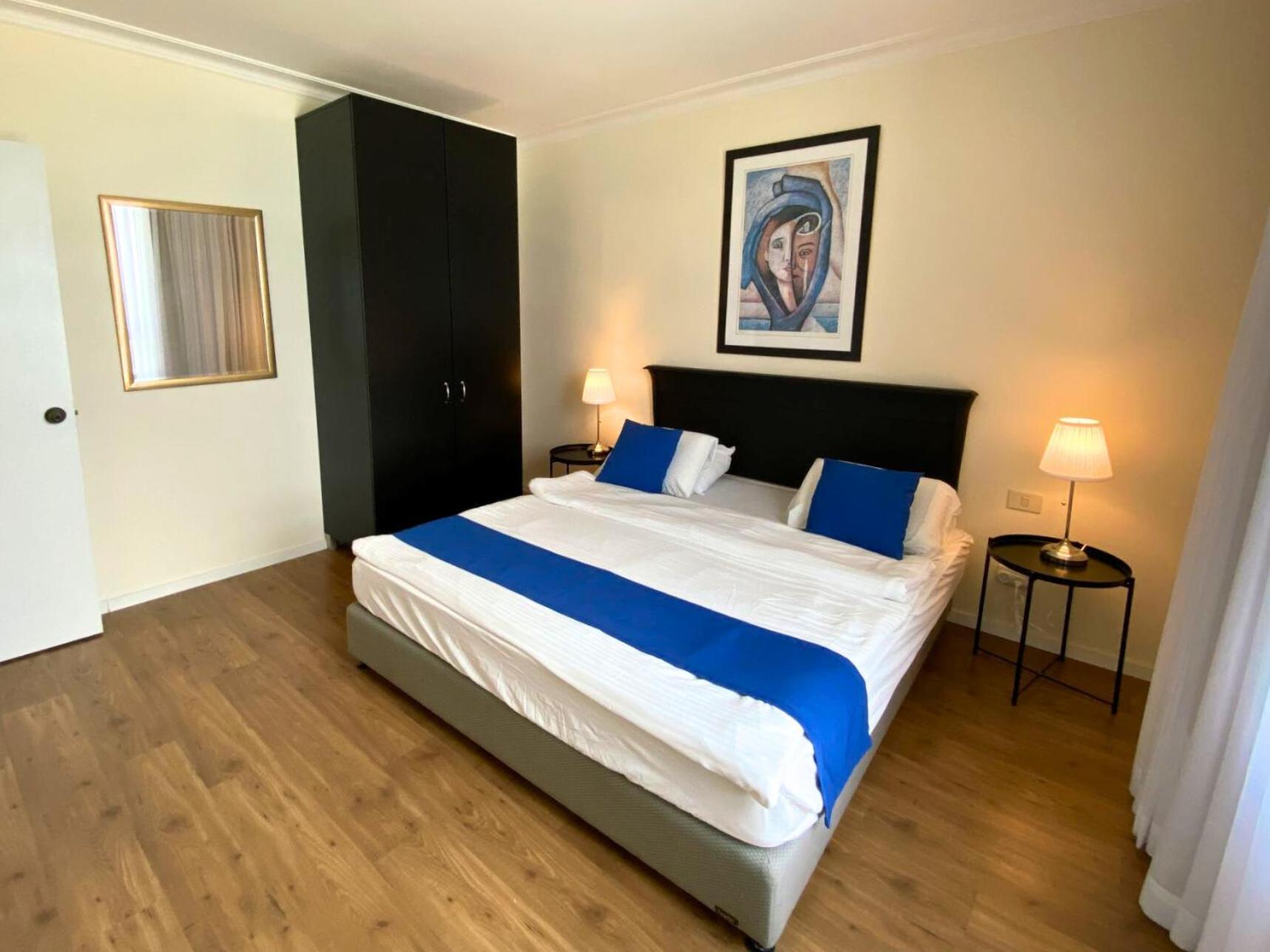 Almog Beach Apartments מגדלי חוף הכרמל חיפה Esterno foto