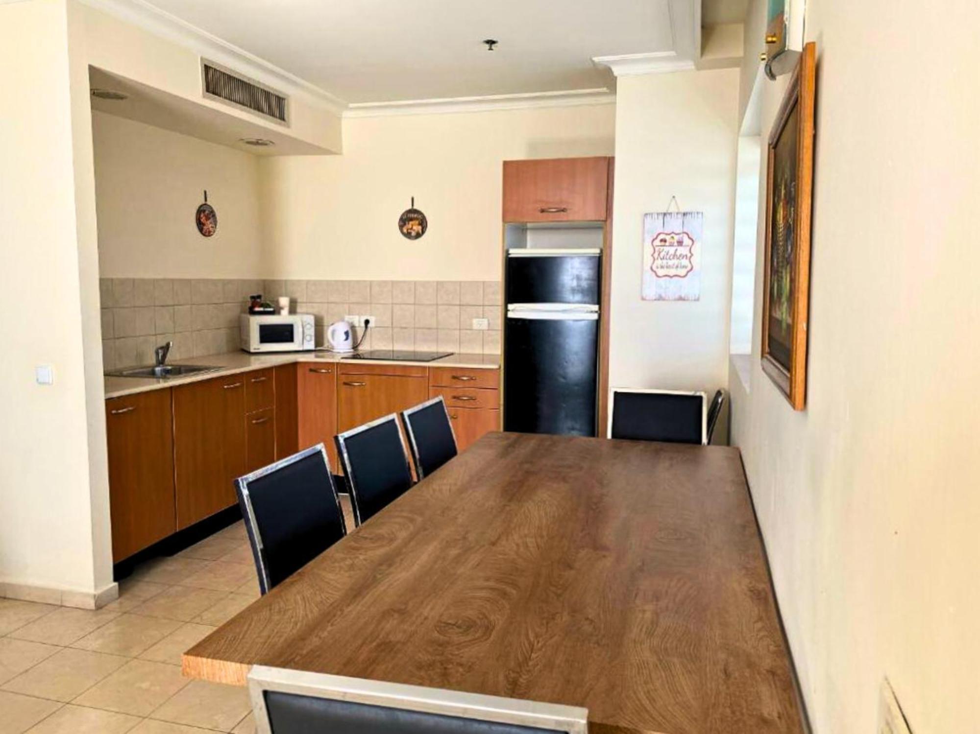 Almog Beach Apartments מגדלי חוף הכרמל חיפה Esterno foto