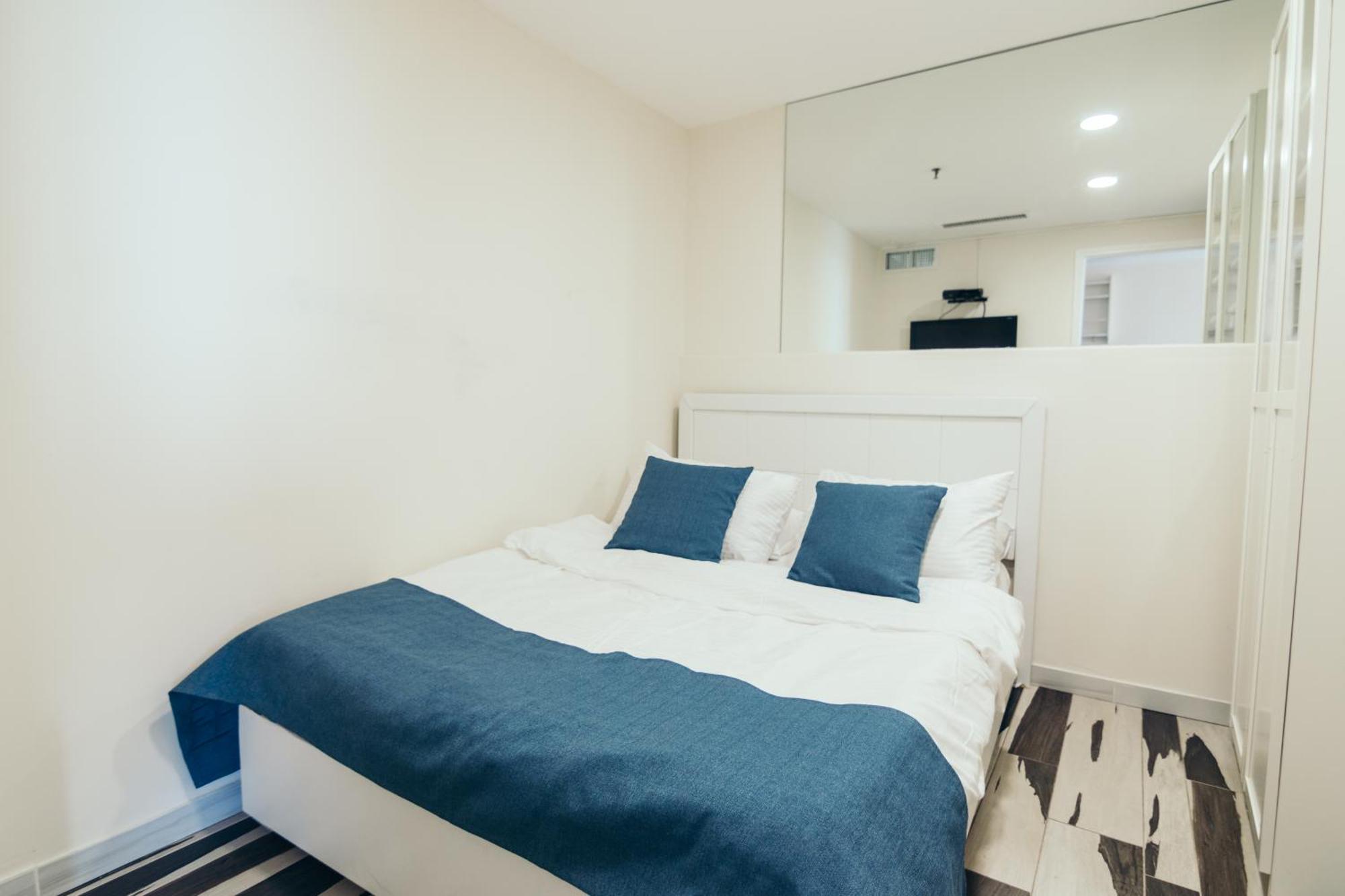 Almog Beach Apartments מגדלי חוף הכרמל חיפה Esterno foto