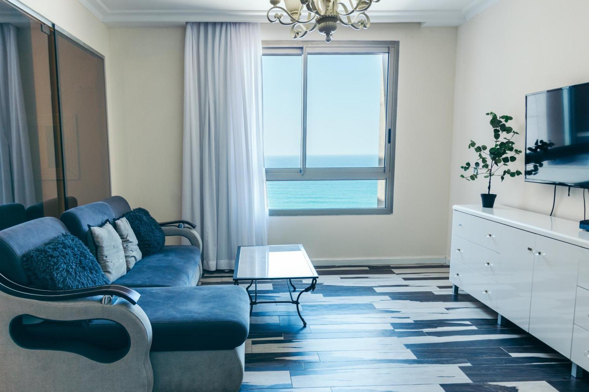 Almog Beach Apartments מגדלי חוף הכרמל חיפה Esterno foto